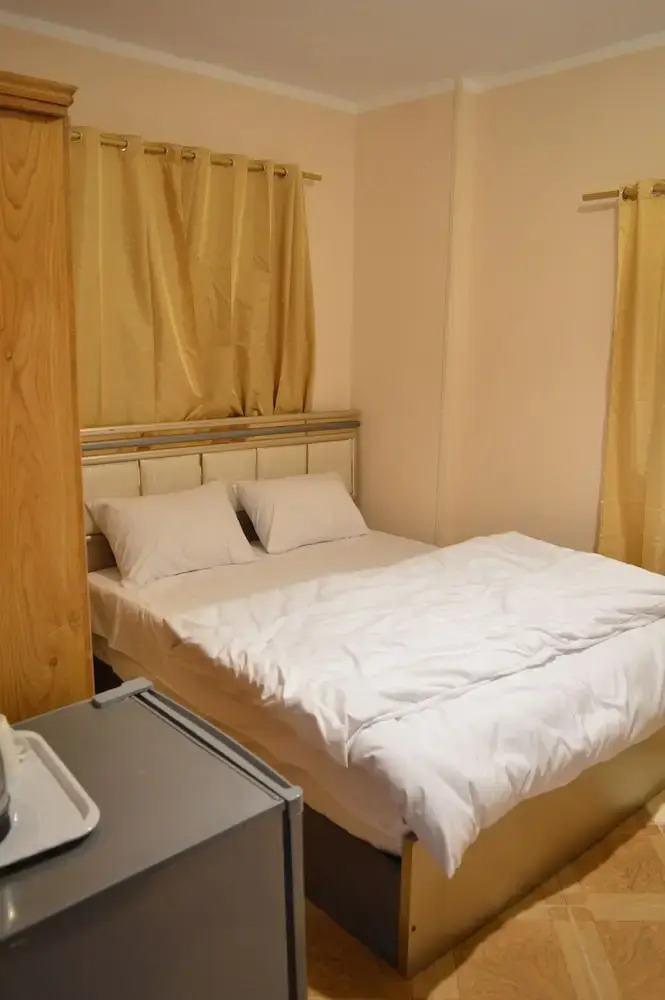 Photo - Sami pyramids inn positive energy