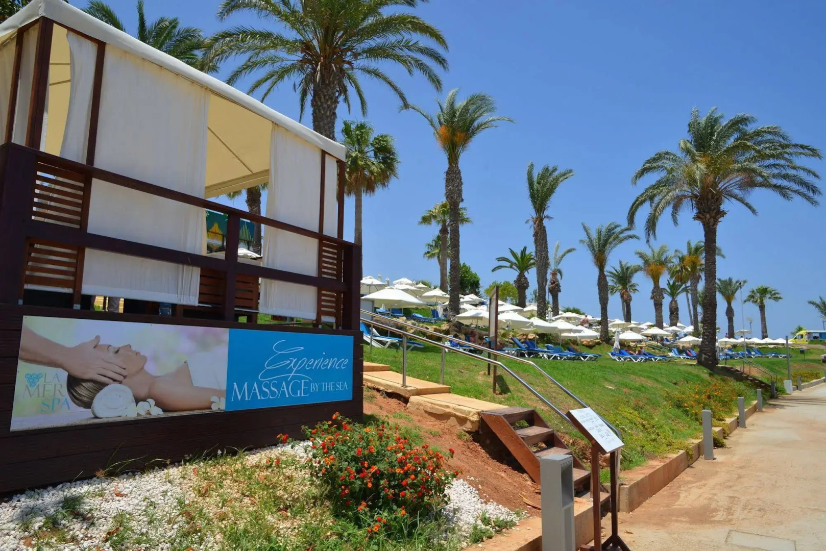 Photo - The Golden Coast Beach Hotel