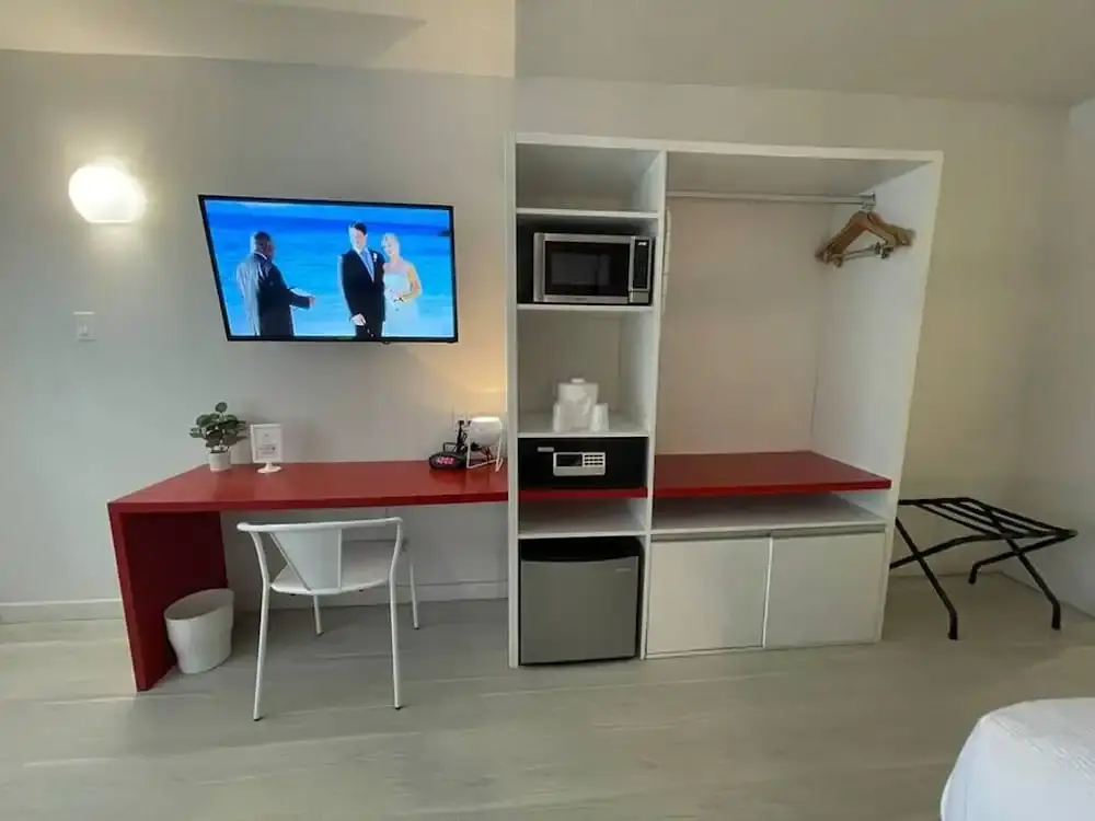 Photo - Newly Room in cozy hotel with Super location to the Parks