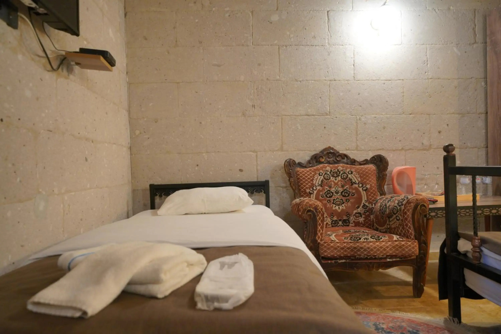 Photo - View Cave Hotel