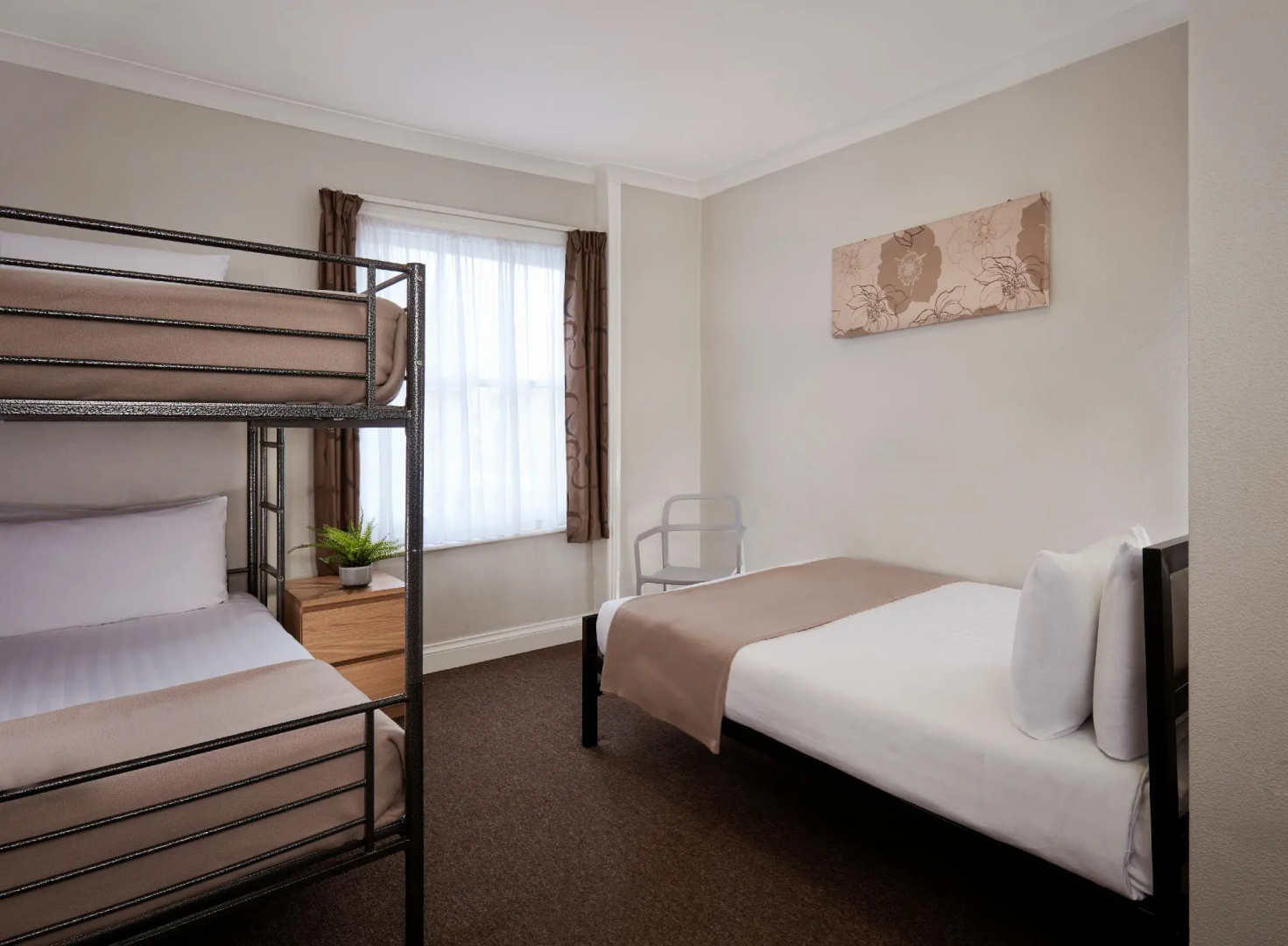 Photo - Lords Hotel