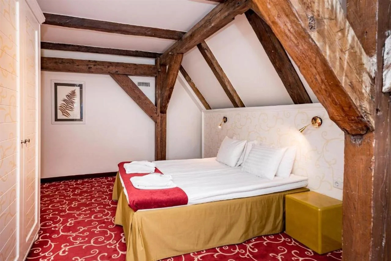 Photo - Meriton Old Town Garden Hotel