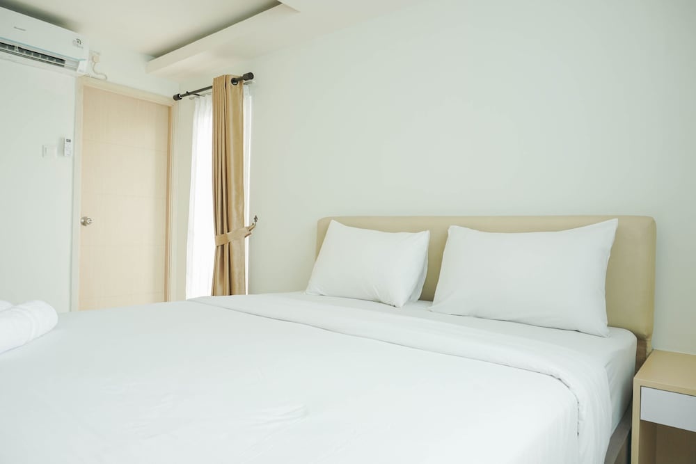 Comfortable and Homey Studio at Amethyst Apartment