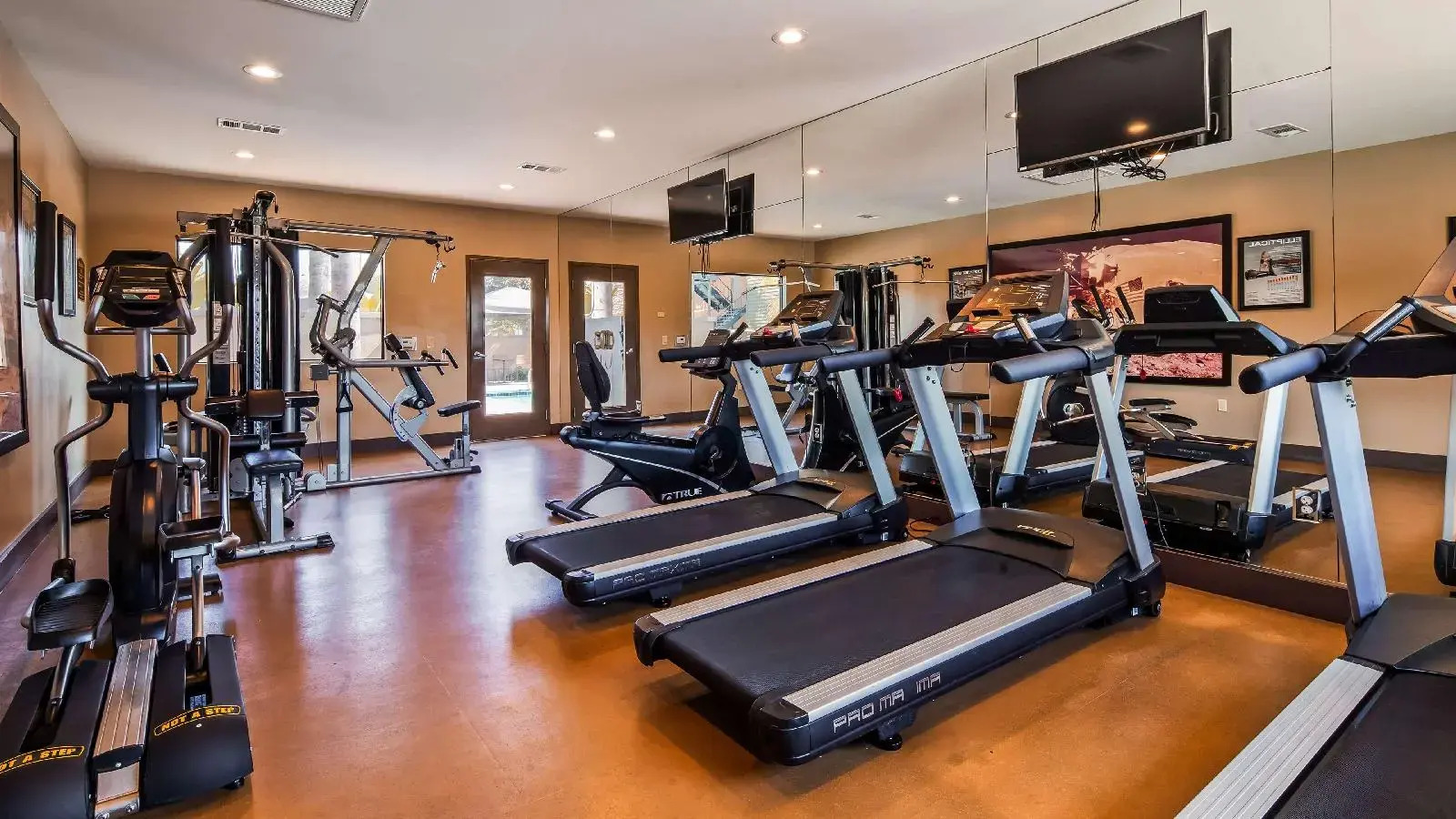 Photo - Best Western Plus Stovall's Inn