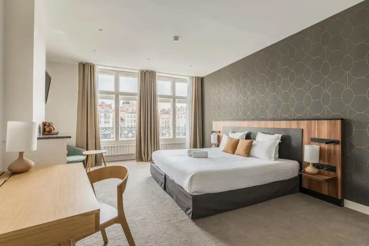 Photo - Le Phenix Hotel