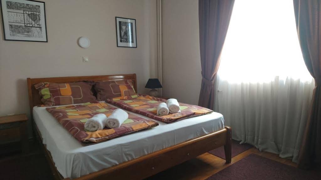 Bimbo Hotel