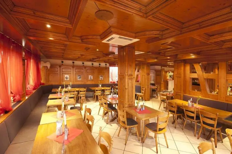 Foto - Arthotel Ambassador Wiesbaden - FREE PARKING