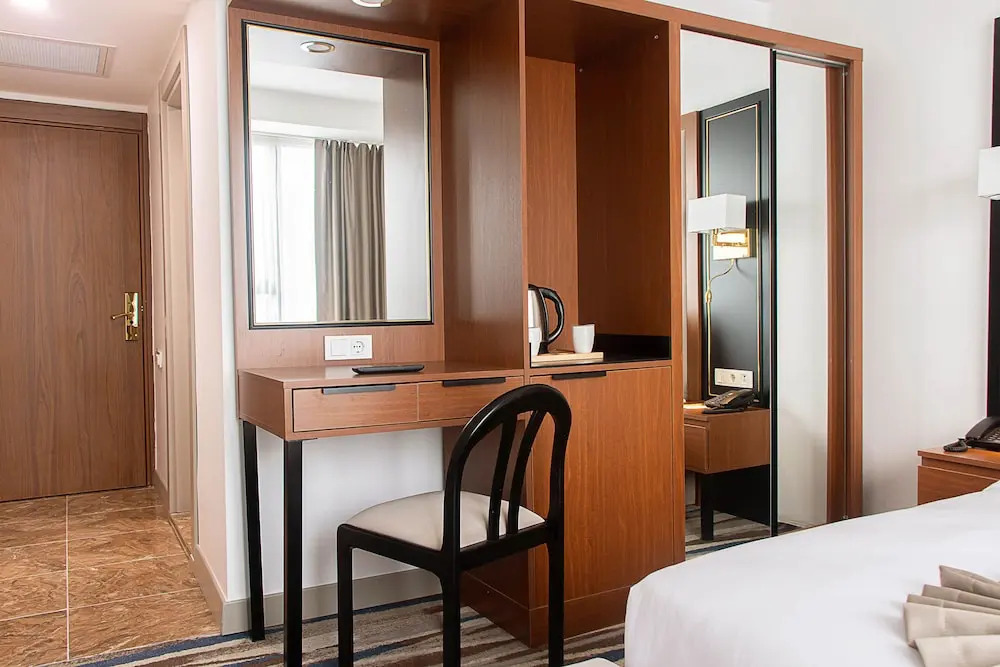 Photo - Shelter Inn Hotel & Spa