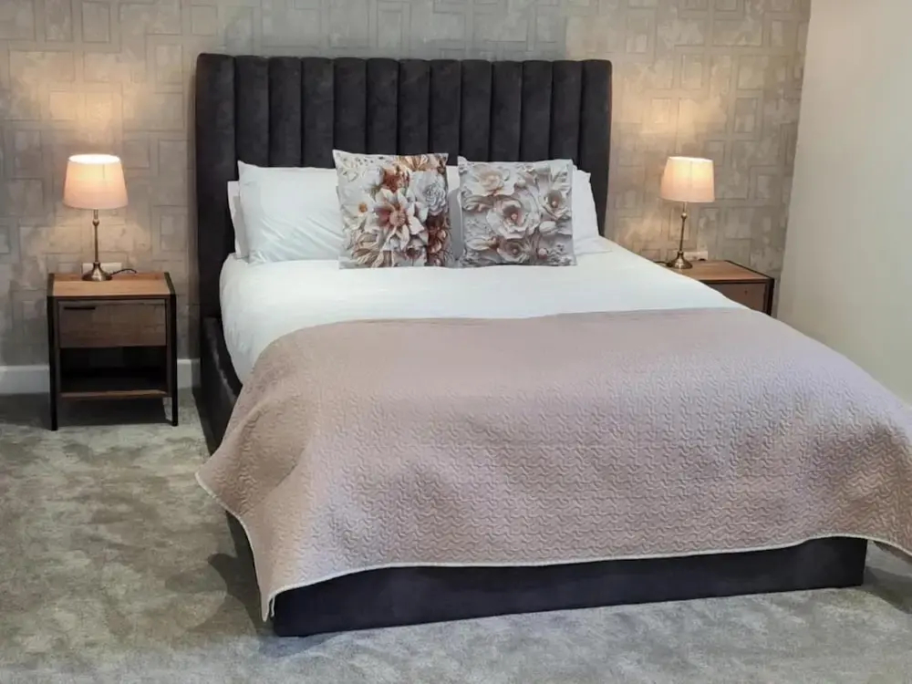 Foto - Modern Guest Room in West Midlands with Private Entrance
