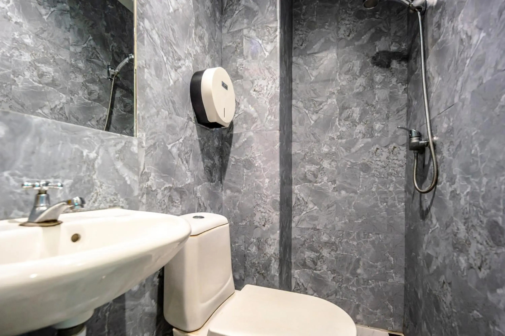 Photo - K Hotel 1515