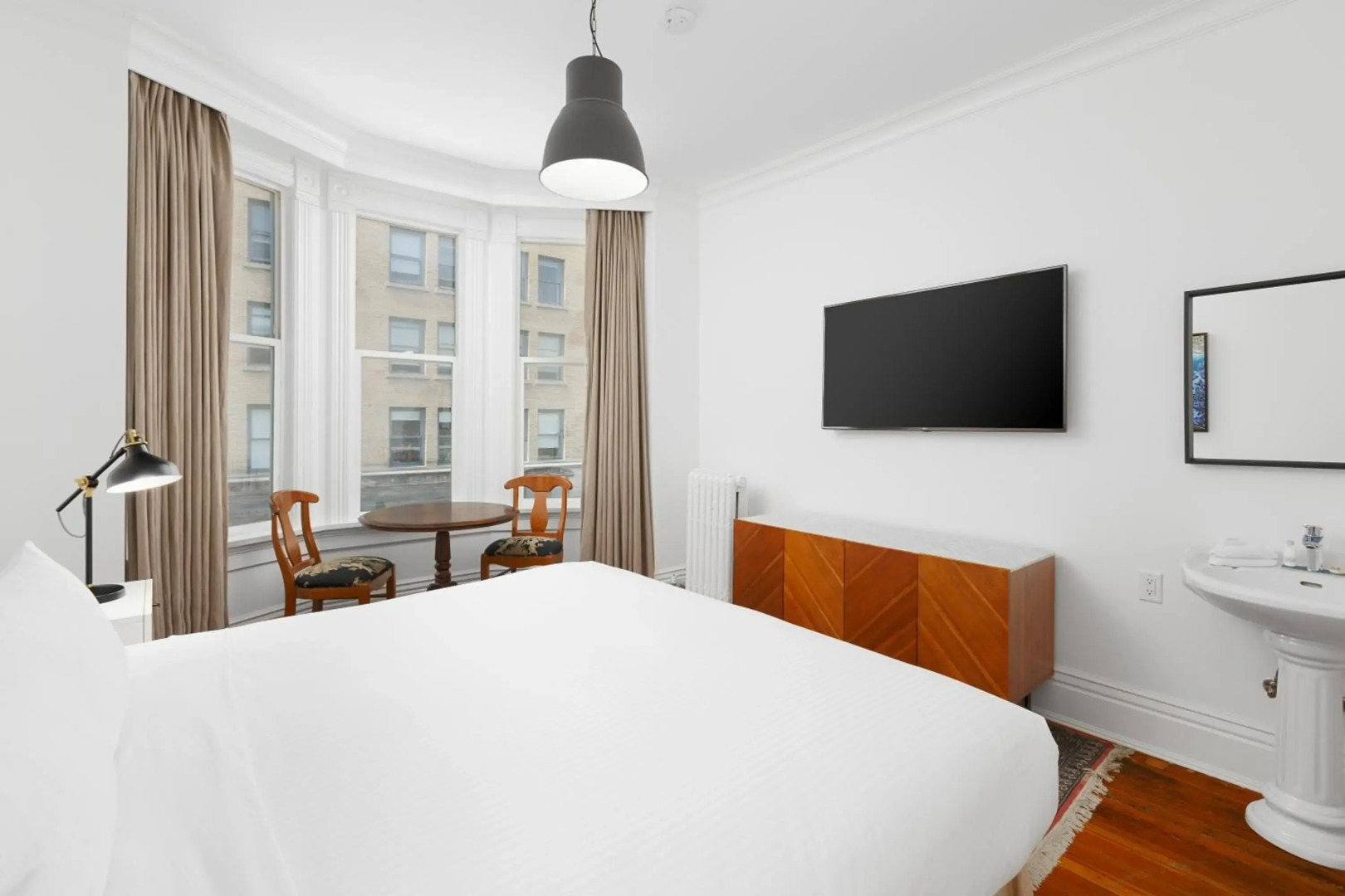 Photo - Victorian Hotel