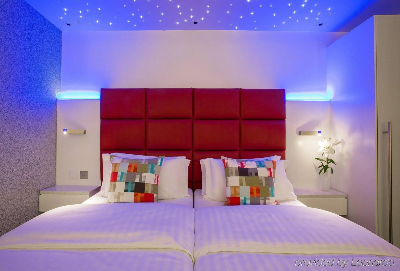 Photo - Henley House Hotel