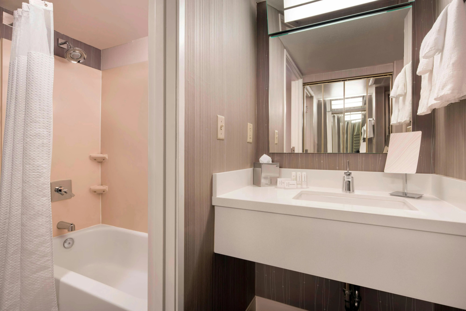 Photo - Courtyard by Marriott Scottsdale Old Town