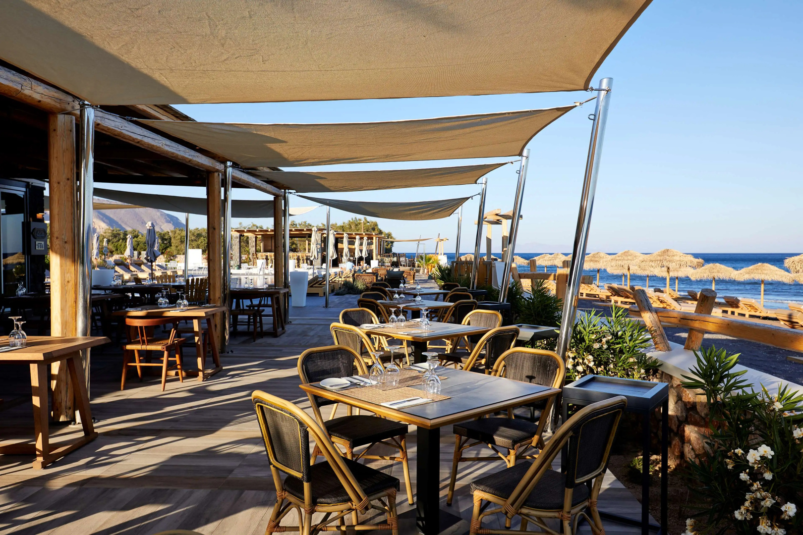 Foto - Sea Breeze Santorini Beach Resort, Curio Collection Hilton