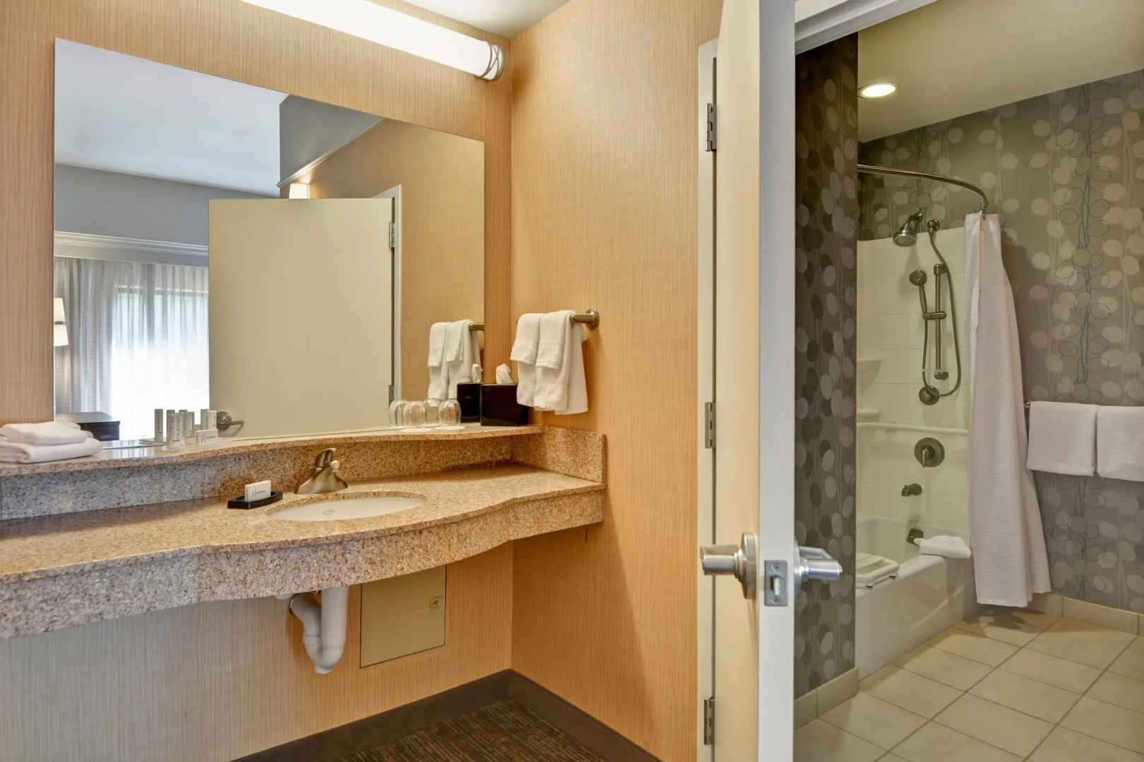 Foto - Courtyard by Marriott Carson City