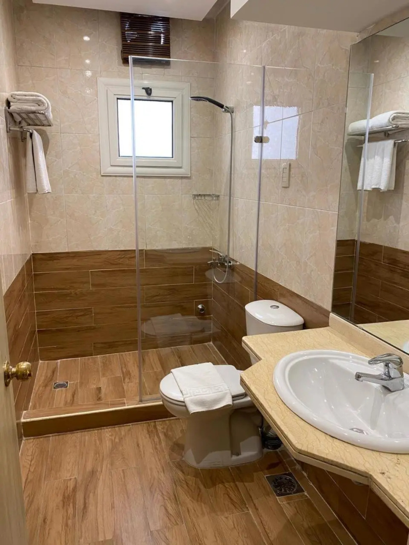 Photo - Golden Carven Hotel