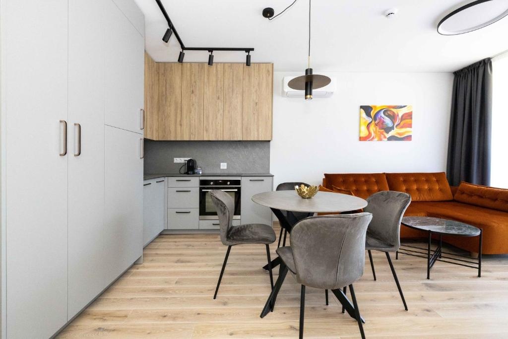 Magic Pines Apartment, By Cohost