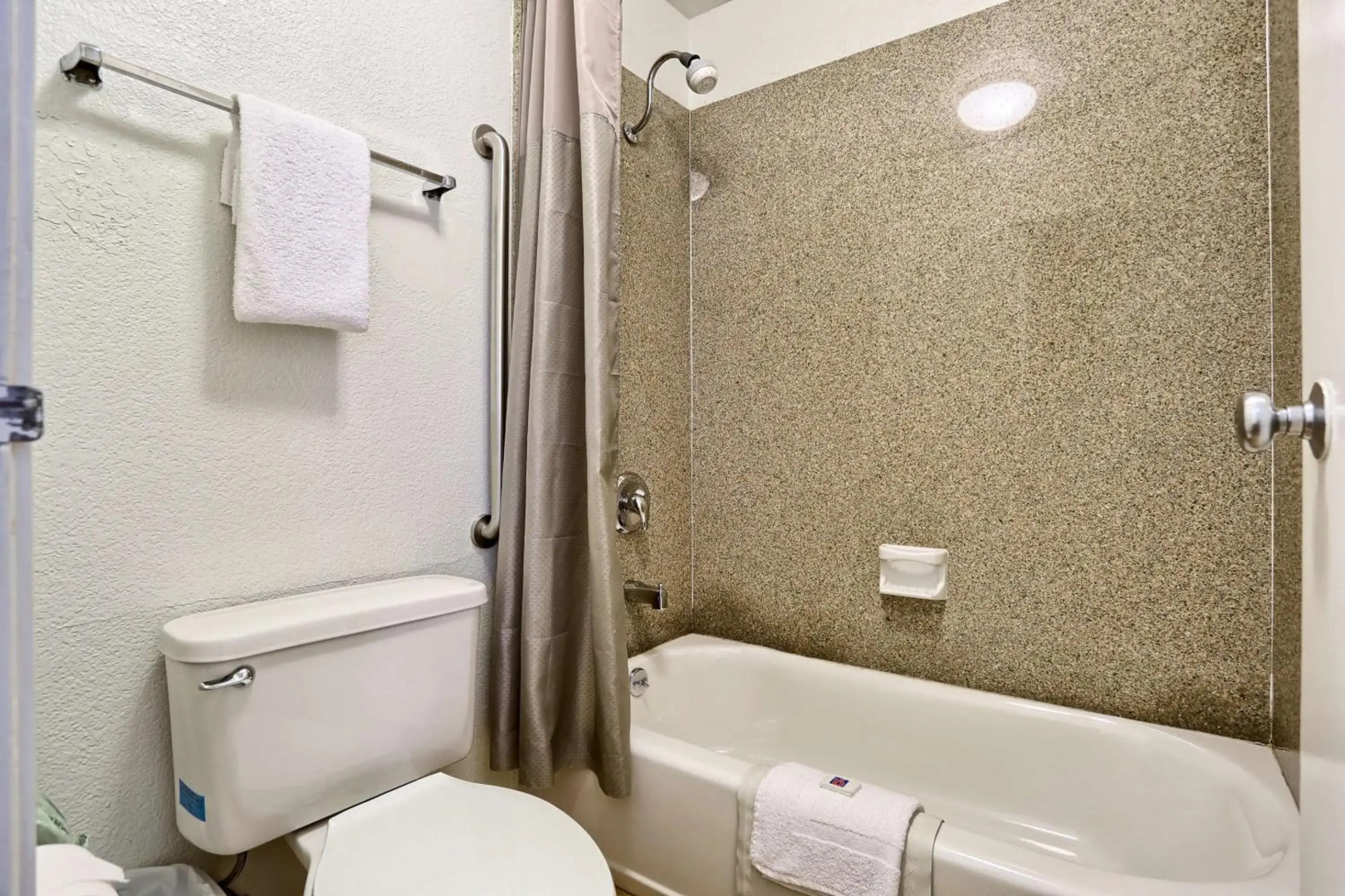 Photo - Cathedral Hill Hotel