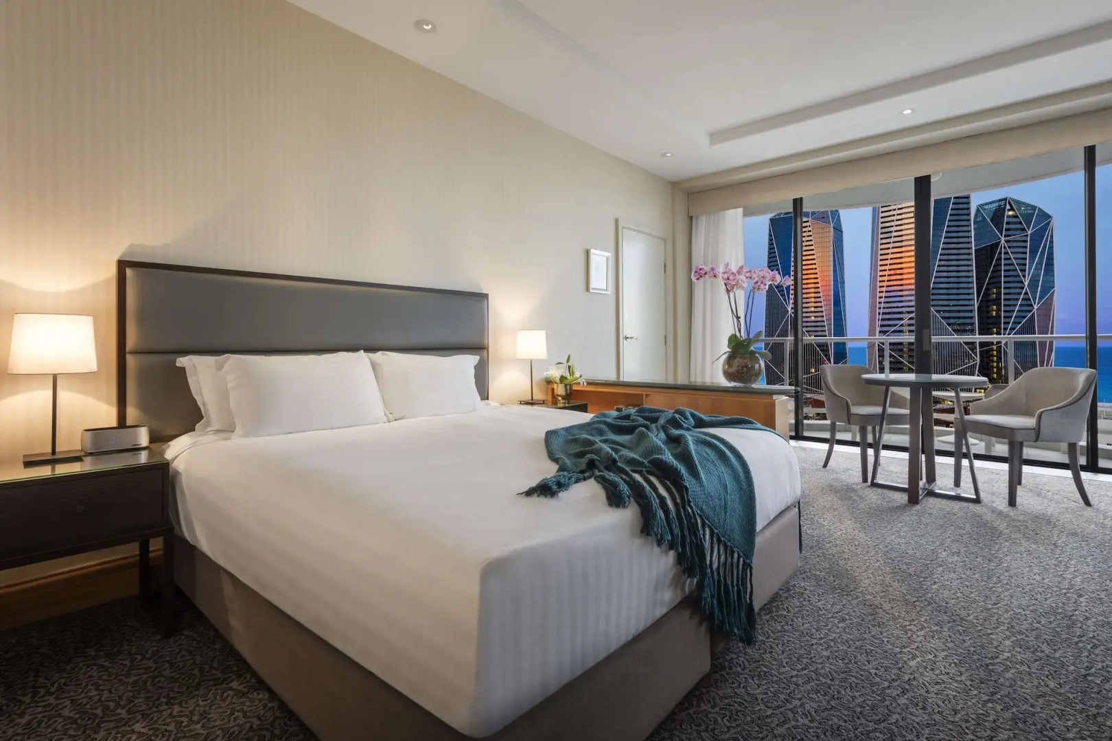Photo - Oaks Gold Coast Hotel