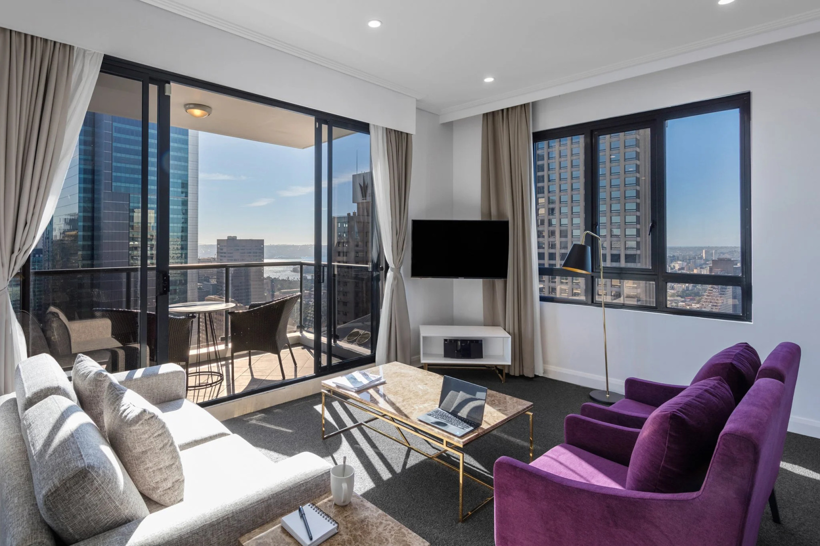 Photo - Meriton Suites Pitt Street, Sydney