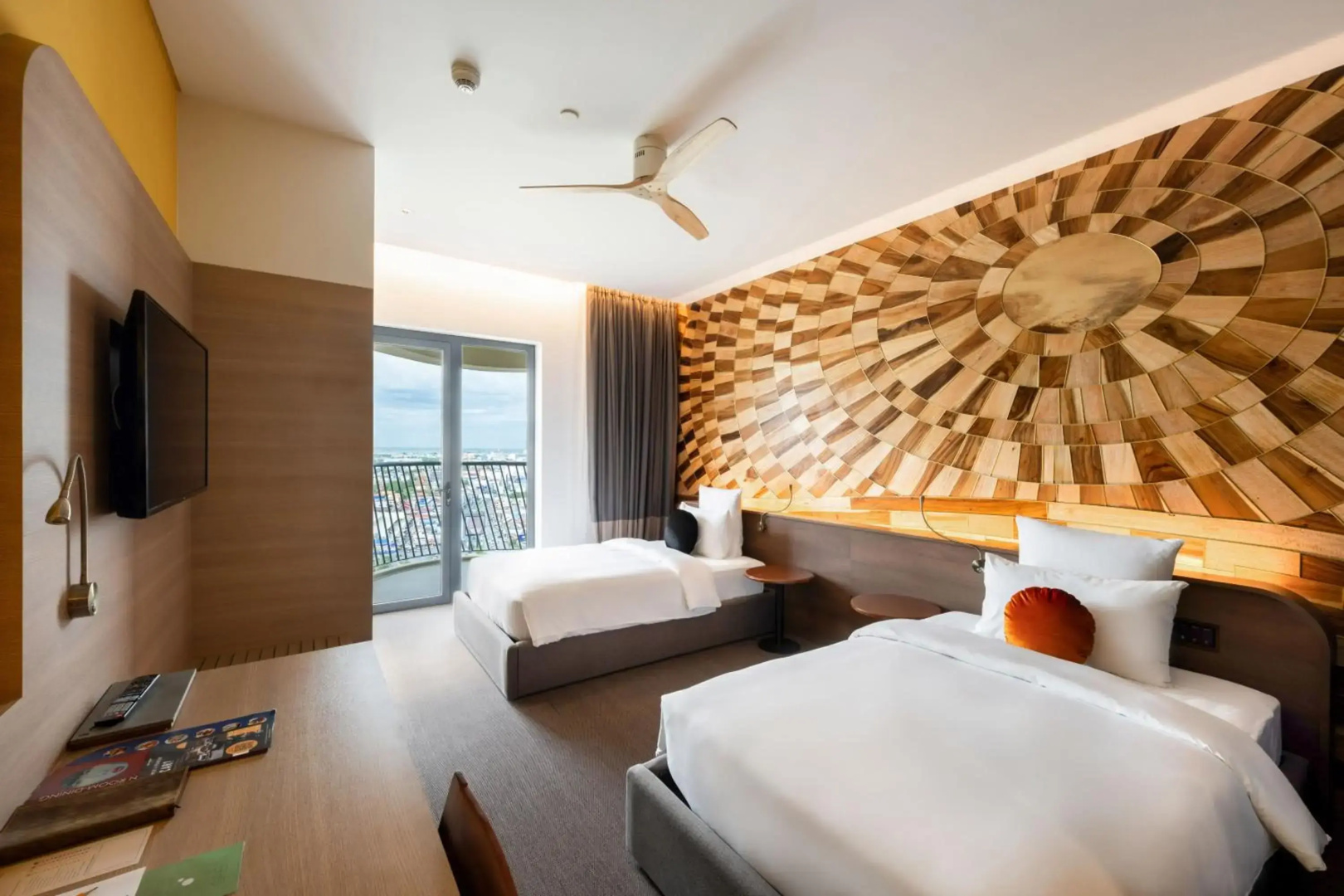 Photo - SUN & MOON, Riverside Hotel