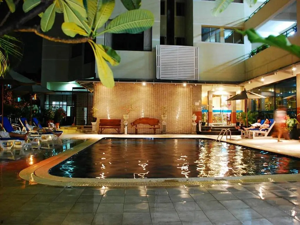Photo - Summit Pavilion Hotel