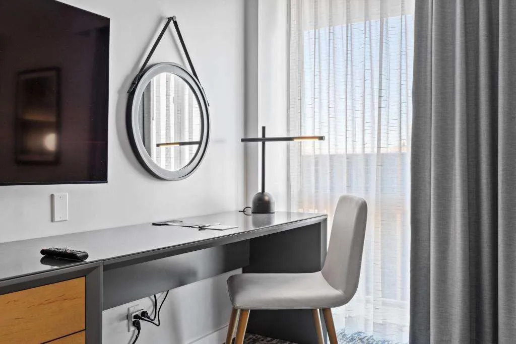 Photo - DoubleTree by Hilton New York JFK Airport