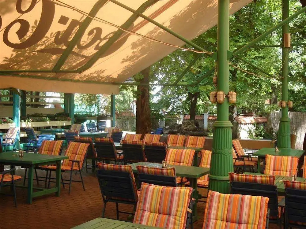 Photo - Normafa Hotel & Retreat