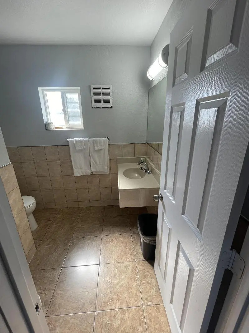 Photo - Seaway Motel