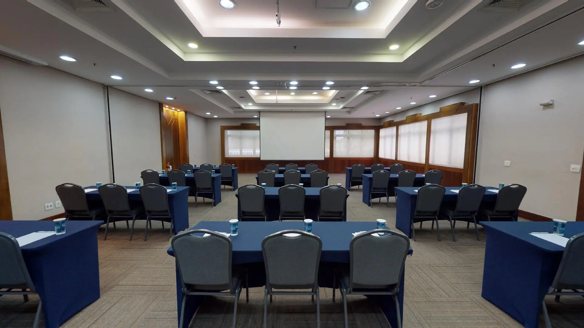 Foto - Estanplaza Funchal Faria Lima