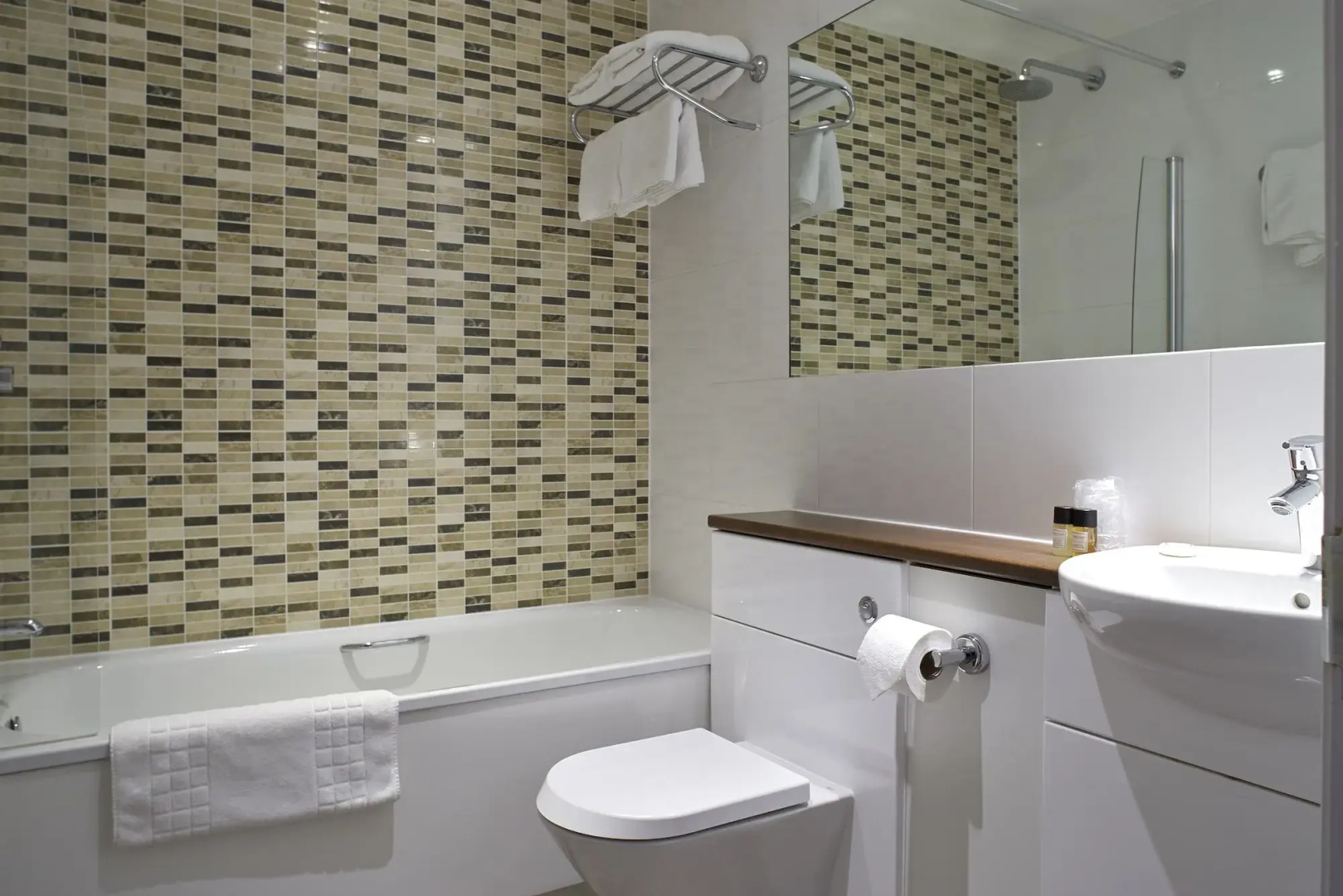 Photo - Mandolay Hotel Guildford