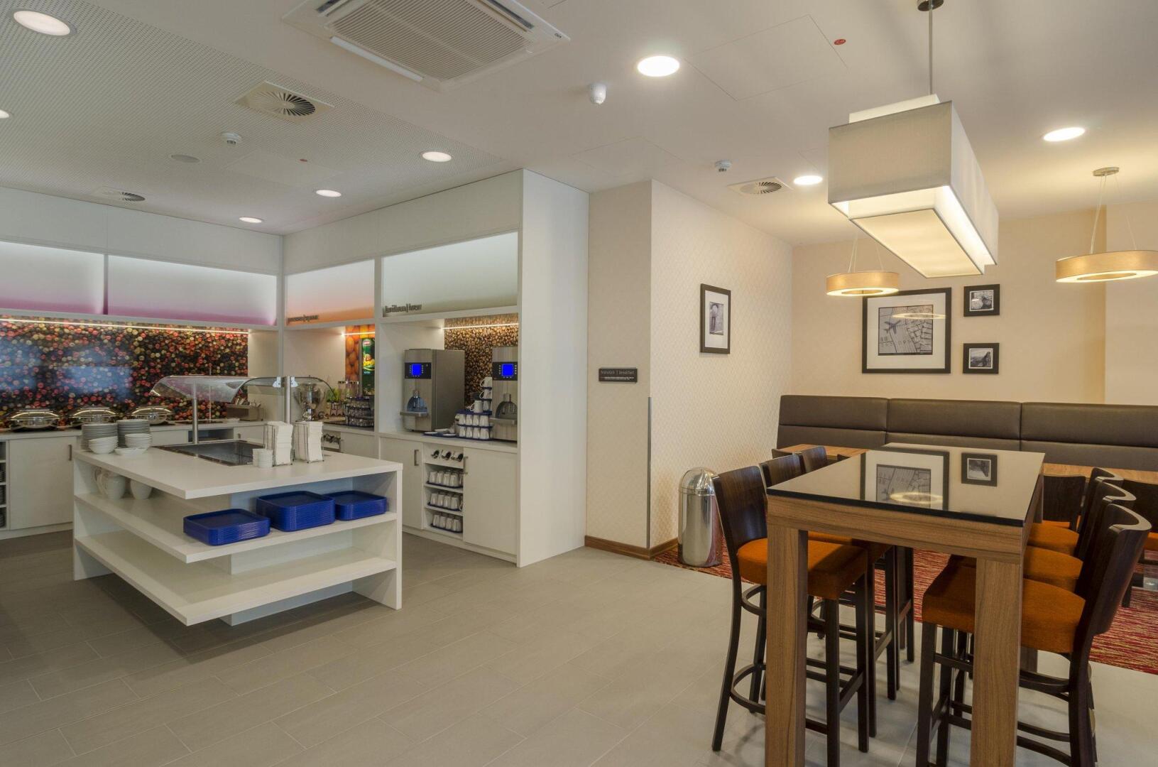 Photo - Hampton by Hilton Frankfurt City Centre