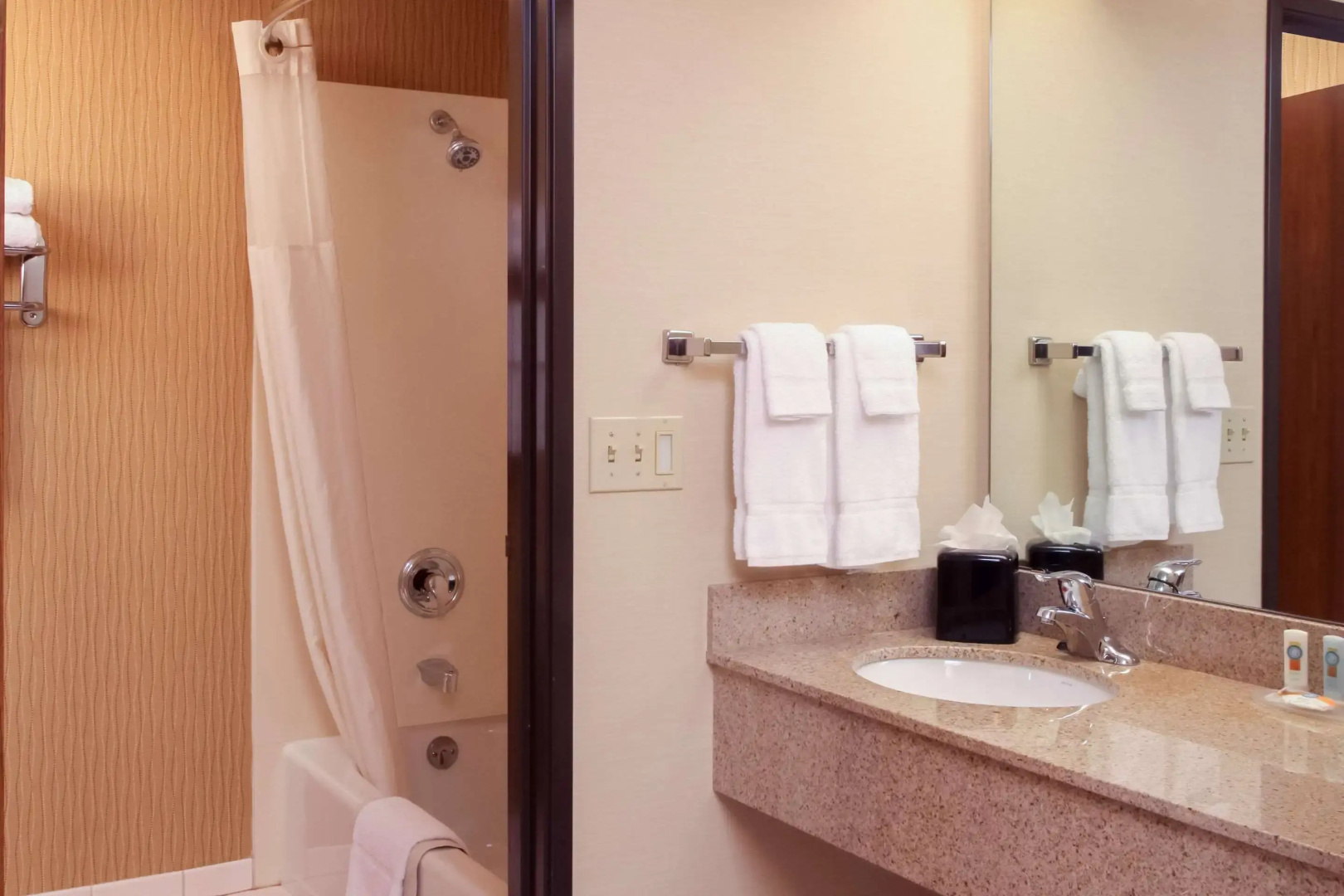 Foto - Quality Inn Oakwood