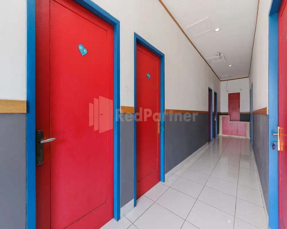 Photo - RedDoorz near Sarinah Mall