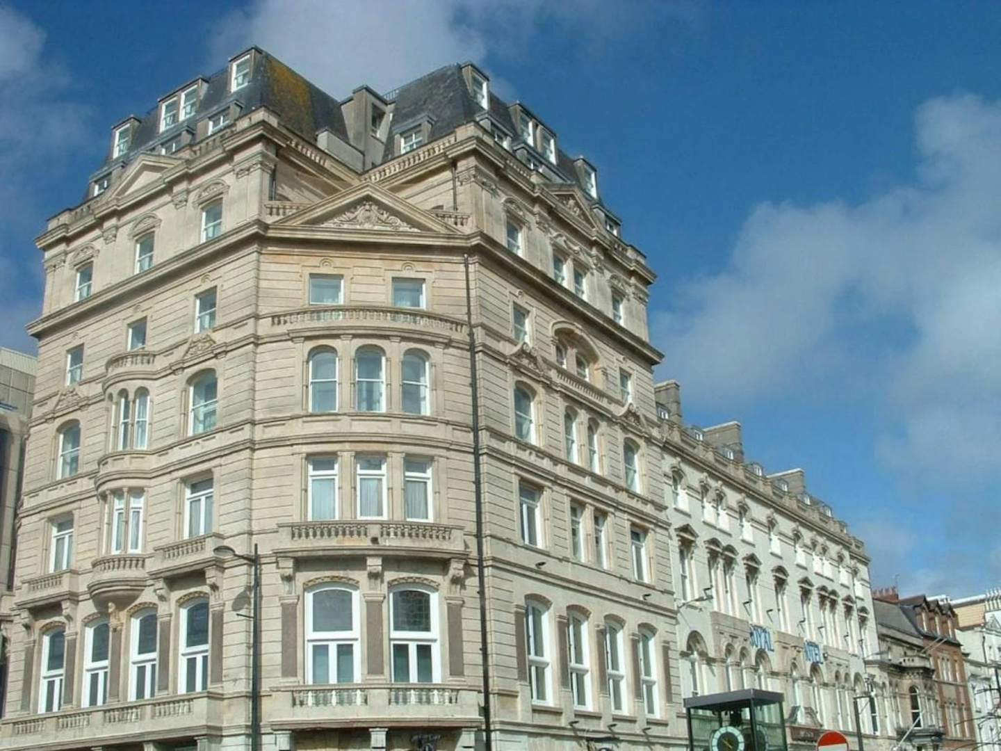 Foto - Royal Hotel Cardiff by Belvilla