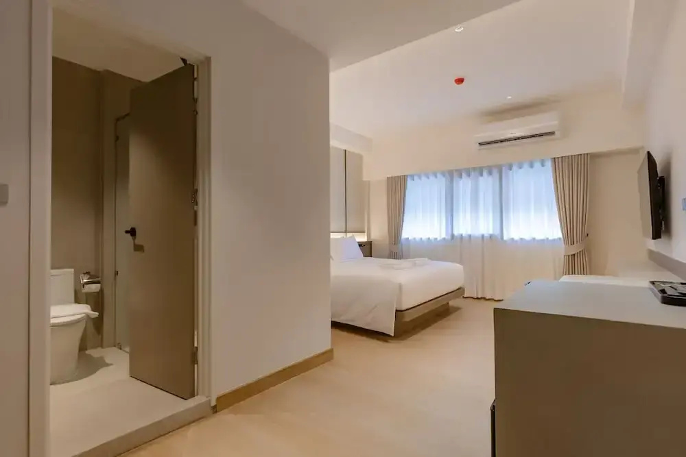 Photo - The Bentley Hotel