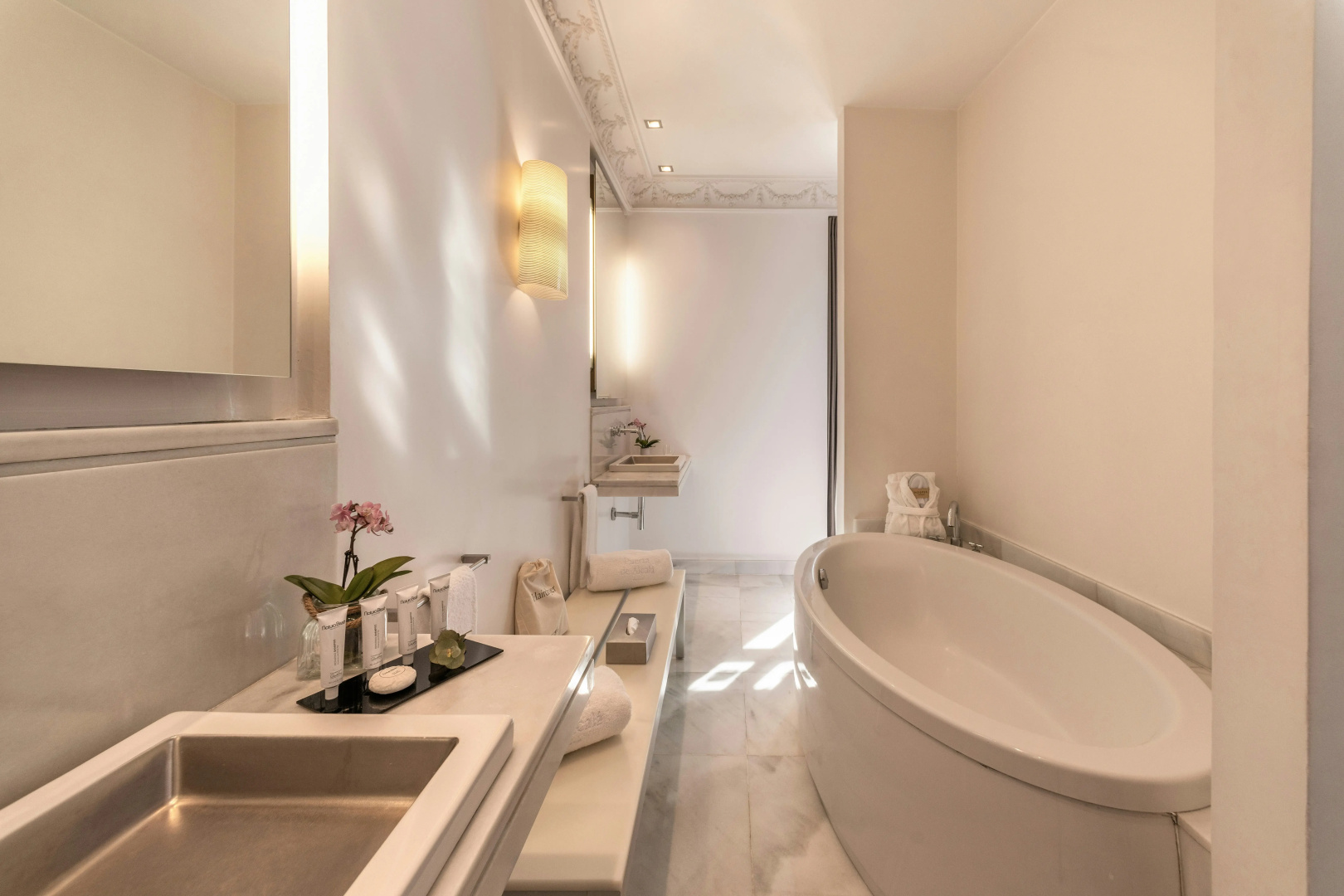 Photo - Hospes Puerta de Alcalá, a Member of Design Hotels