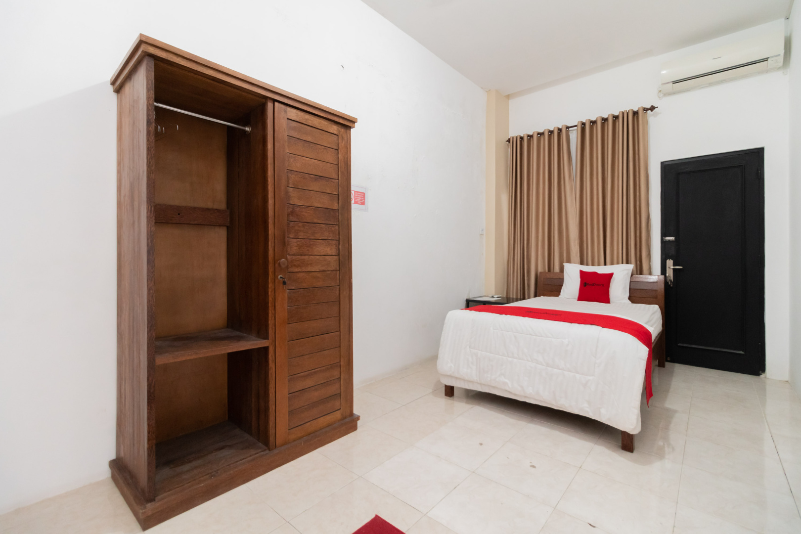 RedDoorz Syariah @ Jalan Andalas Padang