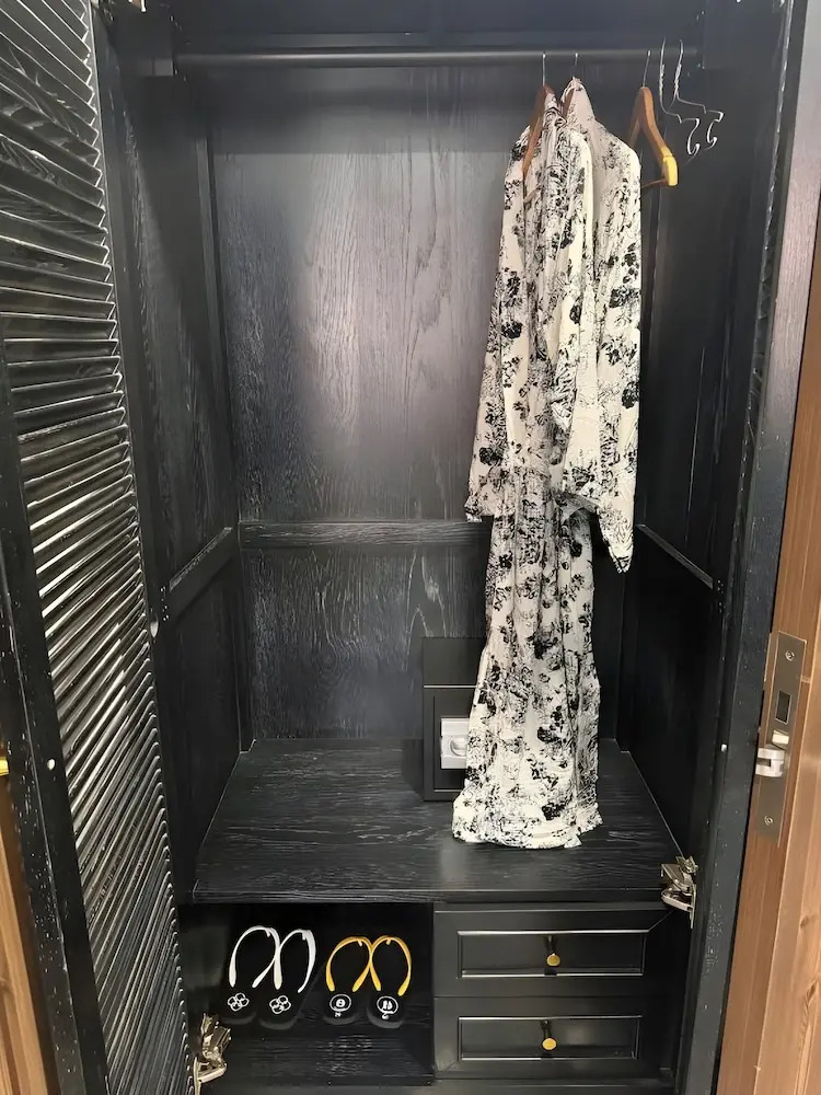 Photo - The Room Hotel - Starbucks