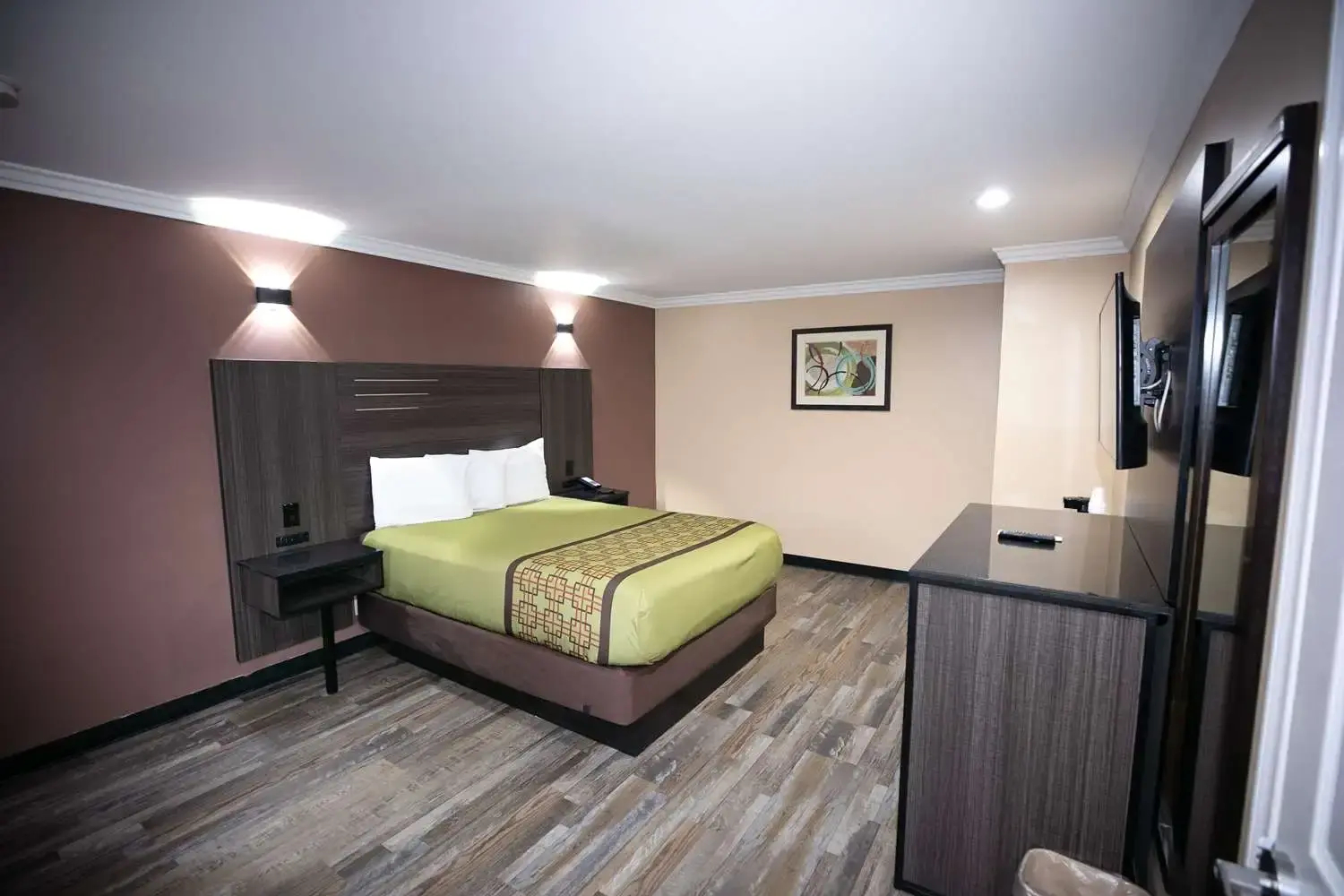 Photo - Rodeway Inn & Suites Bellflower