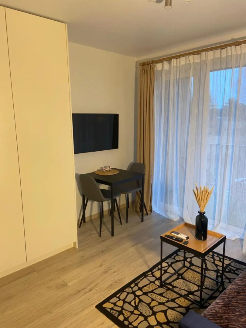 E&K apartamentai su sildomu baseinu kieme