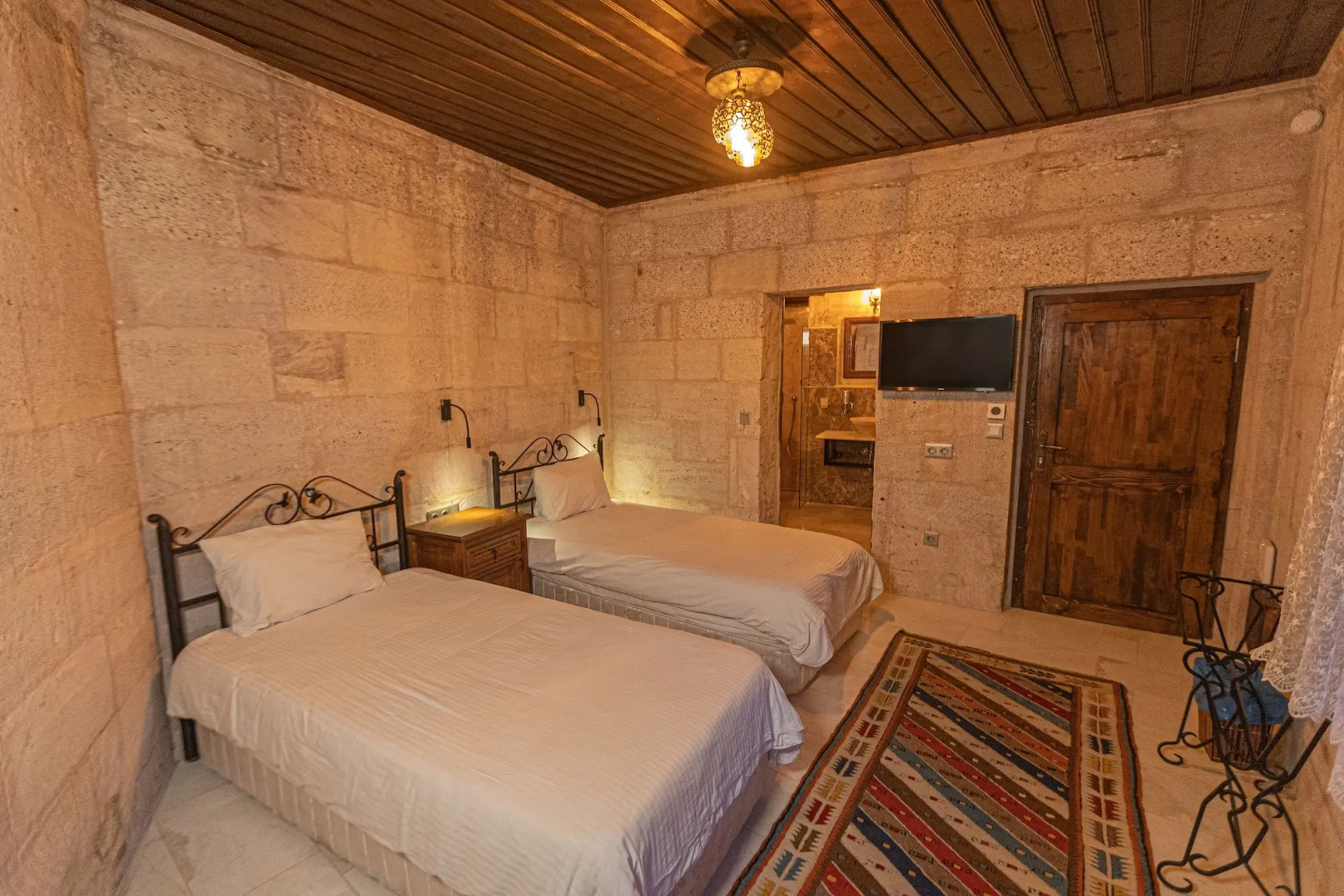 Photo - Taskonak Hotel