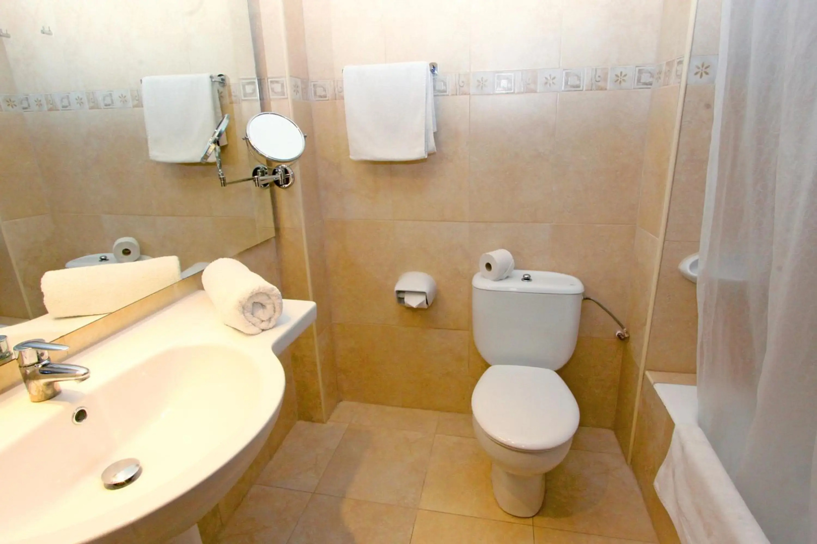 Photo - Flacalco Hotel & Apartments