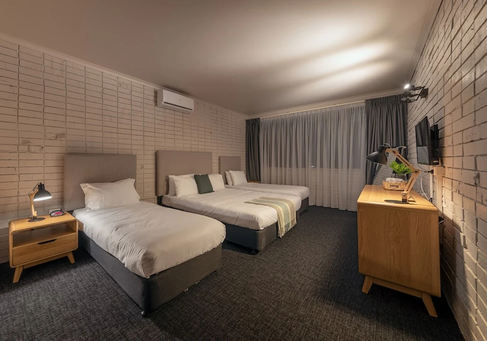 Photo - Palms Hotel