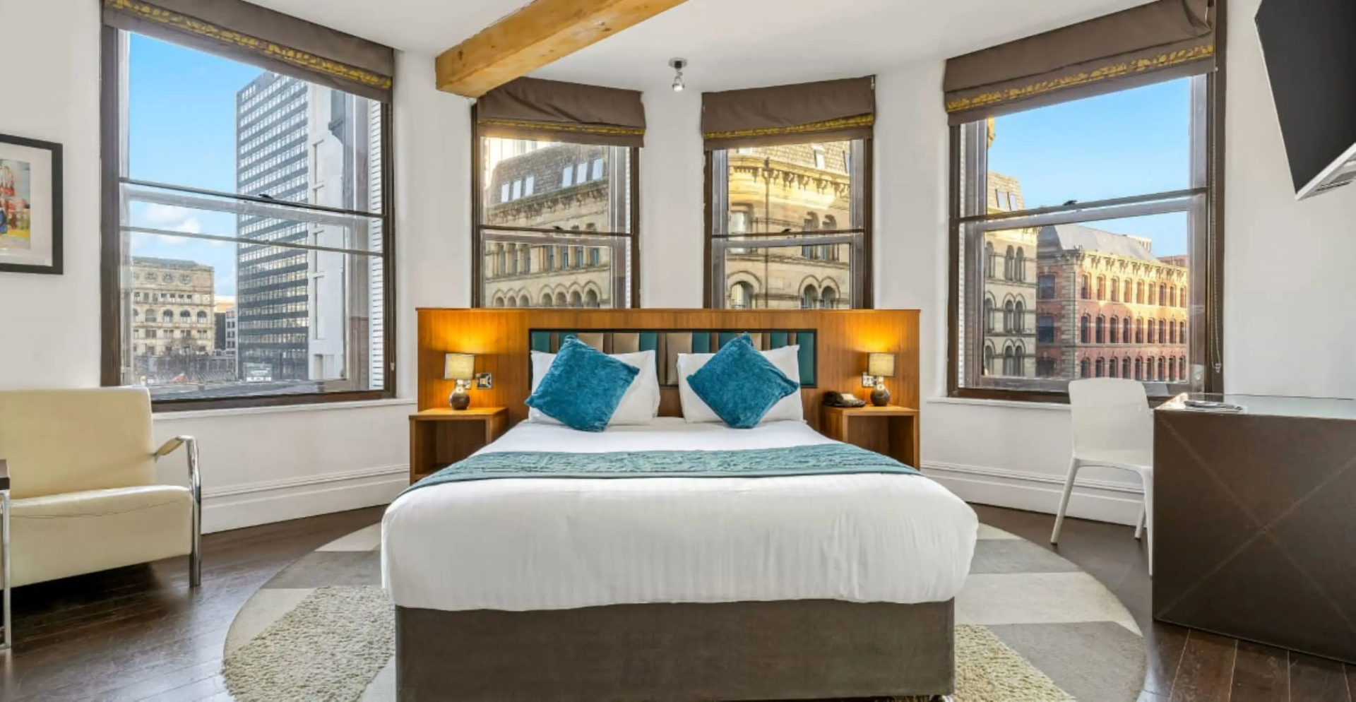 Photo - Roomzzz Manchester City