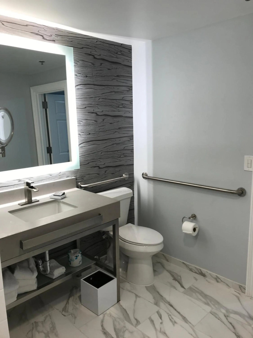 Photo - River Street Inn