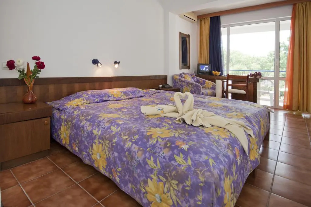 Photo - Regina Hotel