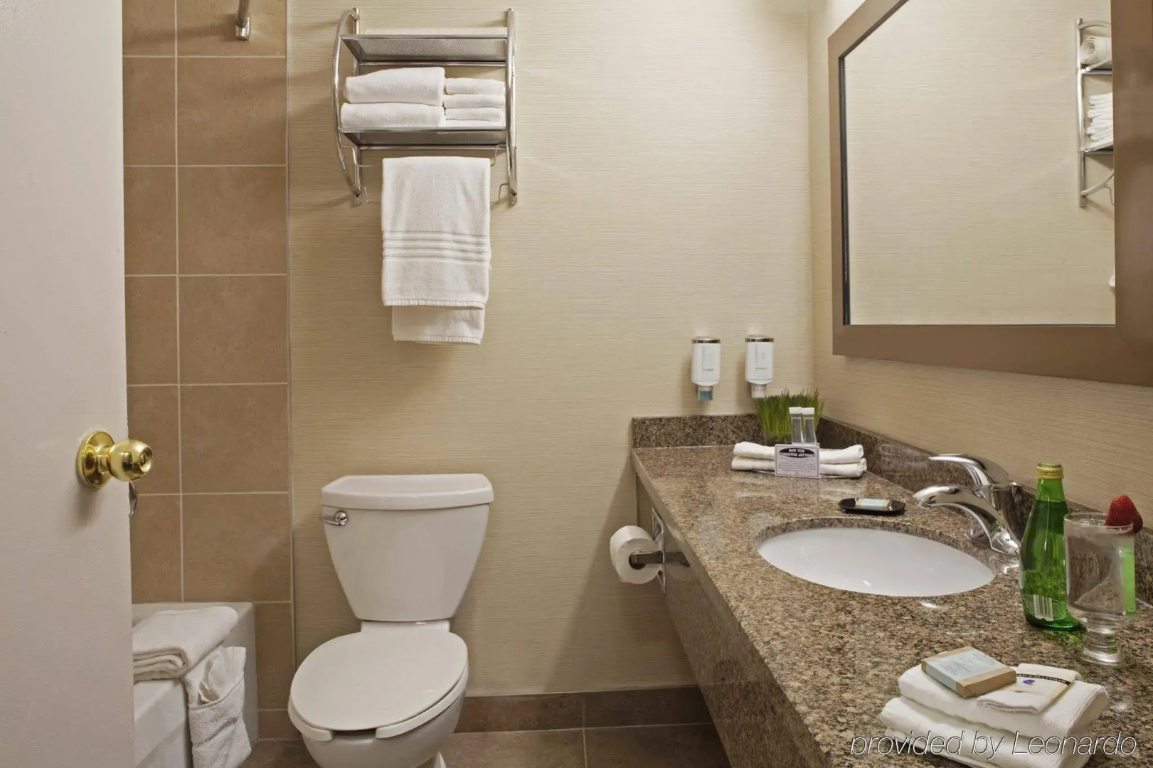 Foto - Travelodge by Wyndham Oshawa Whitby