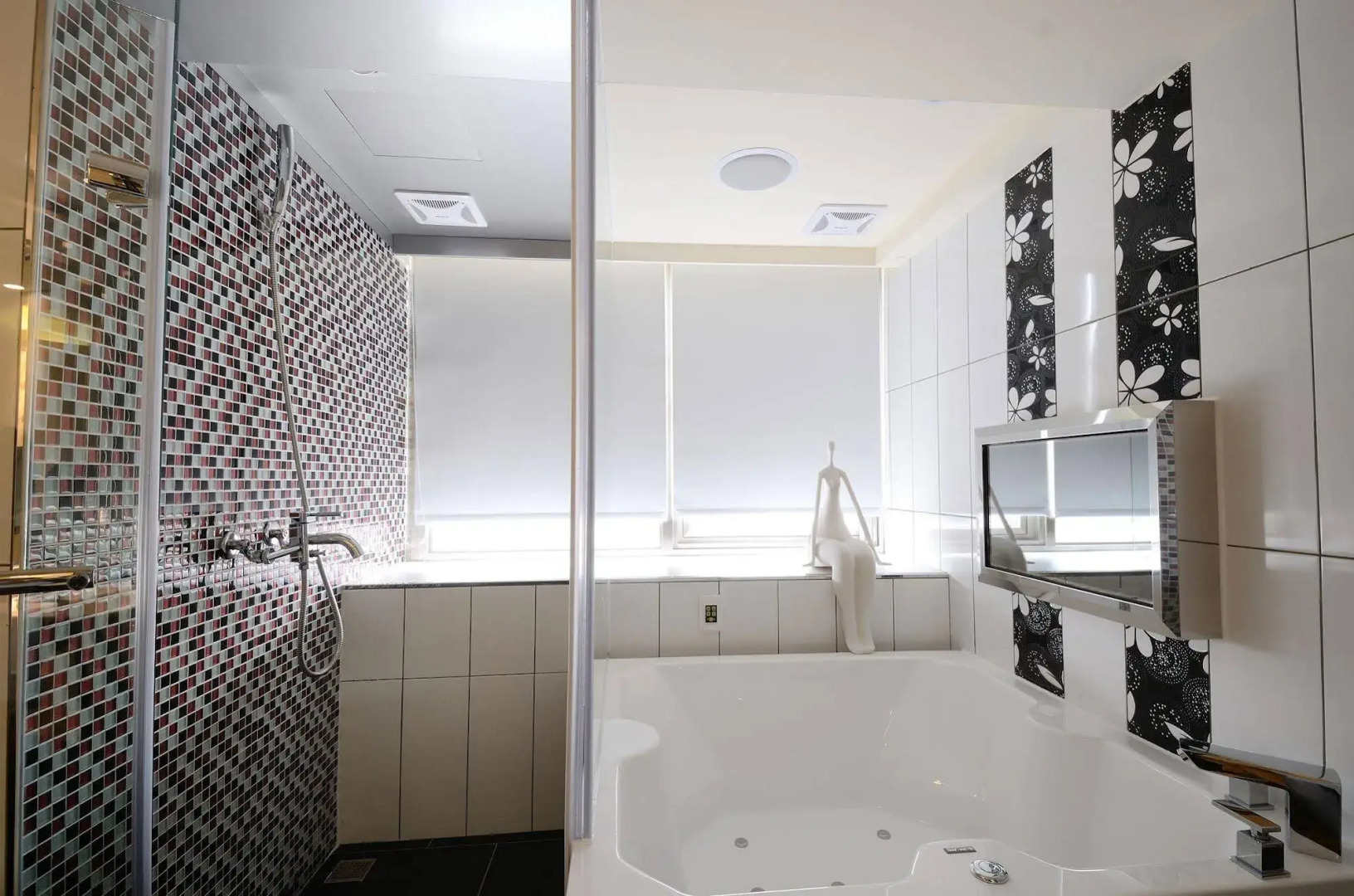 Photo - V-one Vogue Hotel