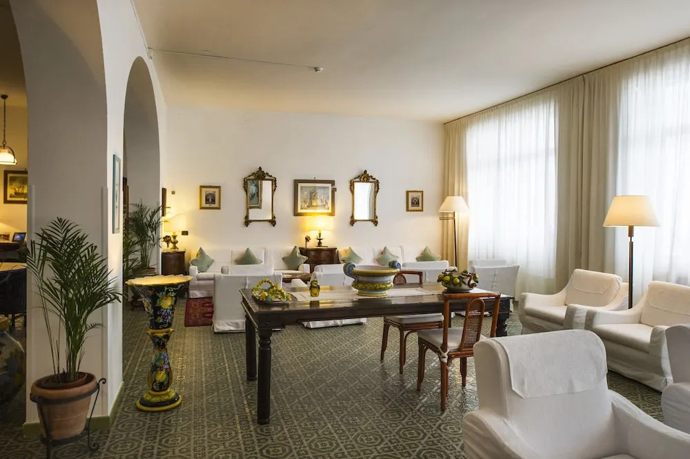 Photo - Hotel Bellevue Suite